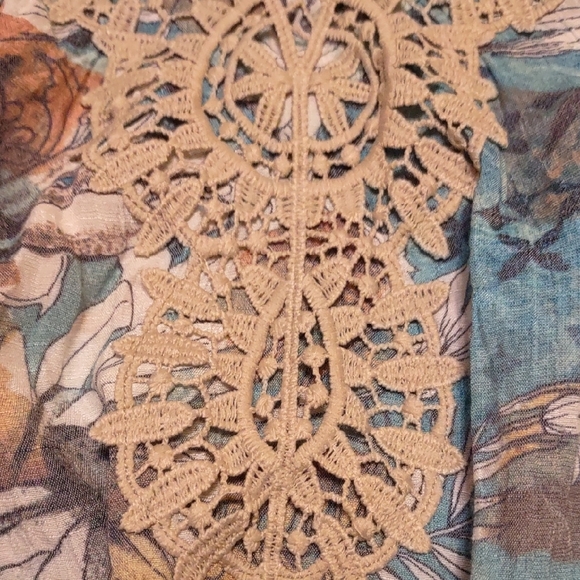 Spense Blue Floral Blouse with Lace Trim - Picture 6 of 6